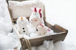 Nici 48165 Einhorn Theodor Im Schneeanzug Ca 45cm Plüsch Kuscheltier GREEN -Nici 48166 10 48163 48162 Milieu vorl 2048x1365 2